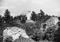 Kazimierz Dolny - Ruiny zamku w Kazimierzu na fotografii Vandreya z lat 1940-44